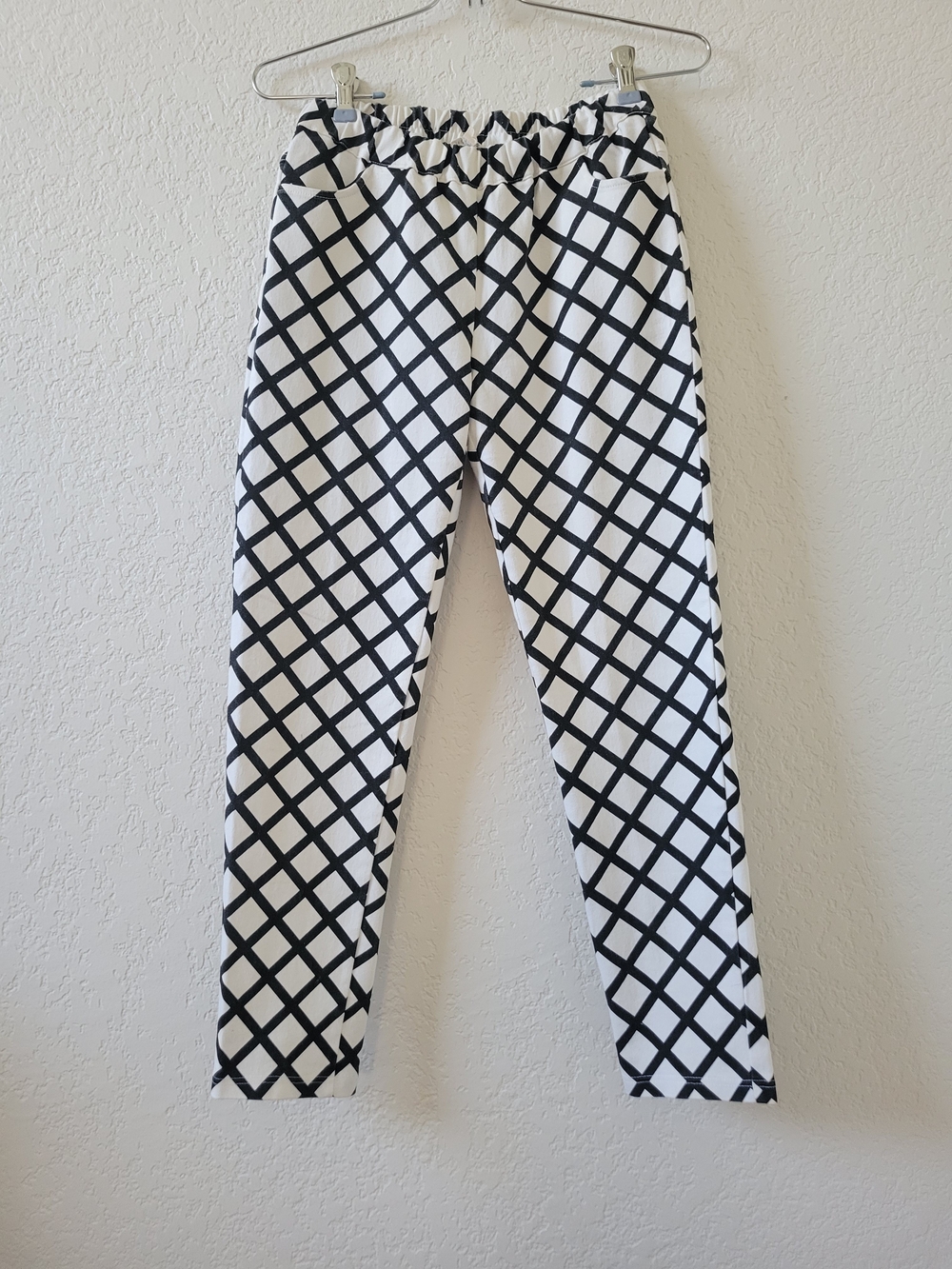 Delicious Black and White Grid Print Pull-On Pants